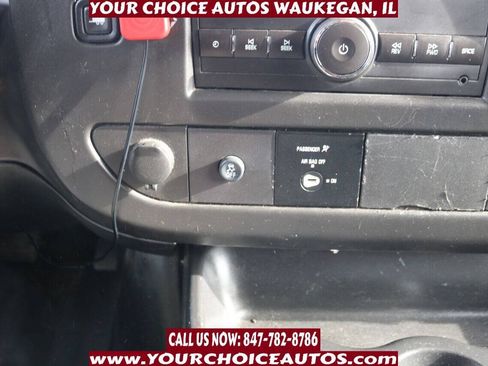 Used 2017 GMC Savana 2500 RWD image 32