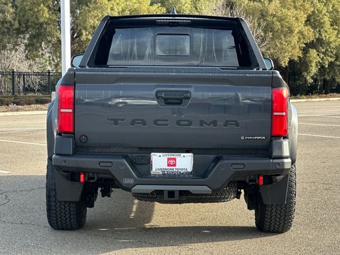 Certified 2024 Toyota Tacoma Trailhunter image 5