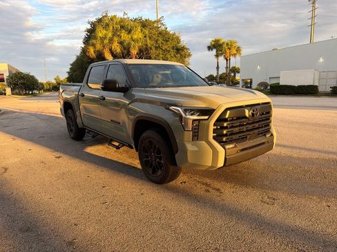 Used 2025 Toyota Tundra SR5 w/ SR5 Convenience Package AWD/4WD image 7