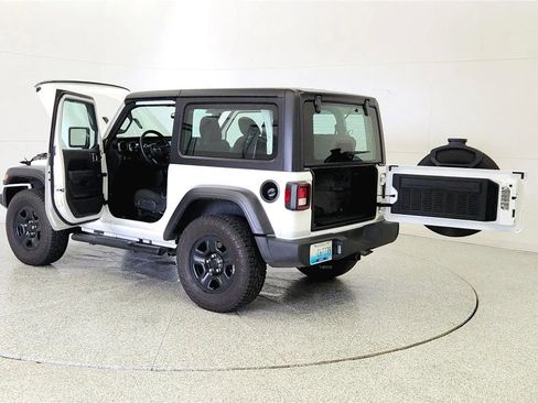 Used 2022 Jeep Wrangler Sport AWD/4WD image 11