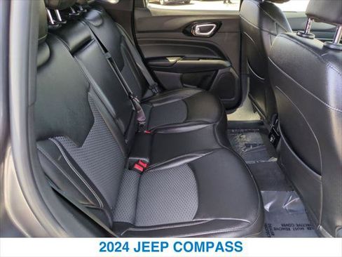 Used 2024 Jeep Compass Latitude w/ Altitude Special Edition AWD/4WD image 24