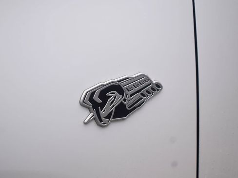 New 2026 RAM 1500 4x4 Crew Cab image 16