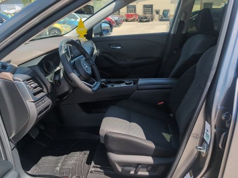 Used 2023 Nissan Rogue SV AWD/4WD image 10