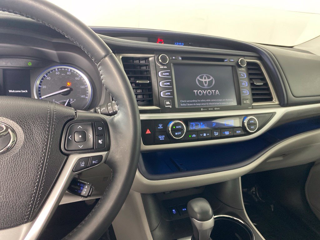Used 2019 Toyota Highlander Limited Platinum AWD/4WD image 17