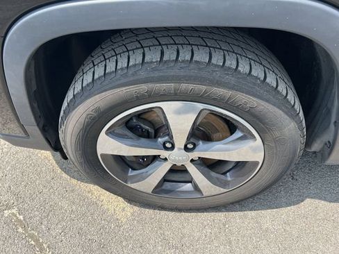 Used 2019 Jeep Cherokee Limited AWD/4WD image 20