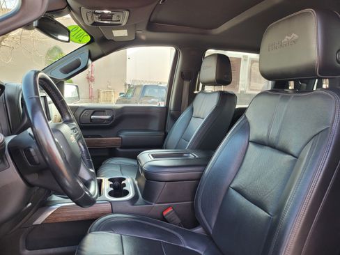 Used 2019 Chevrolet Silverado 1500 High Country image 10