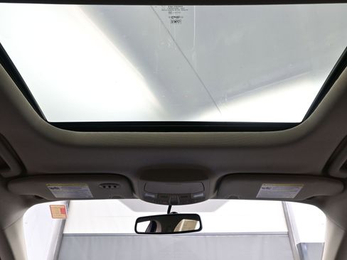 Used 2017 Ford Fusion Energi SE image 18