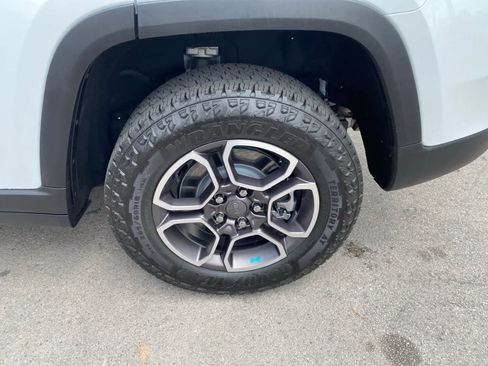 Used 2023 Jeep Grand Cherokee Trailhawk w/ Advanced Protech Group II AWD/4WD image 11