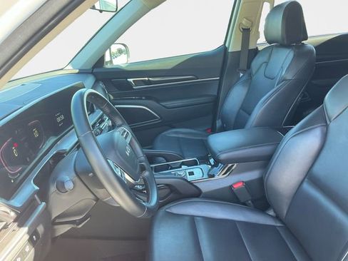 Used 2025 Kia Telluride S AWD/4WD image 10