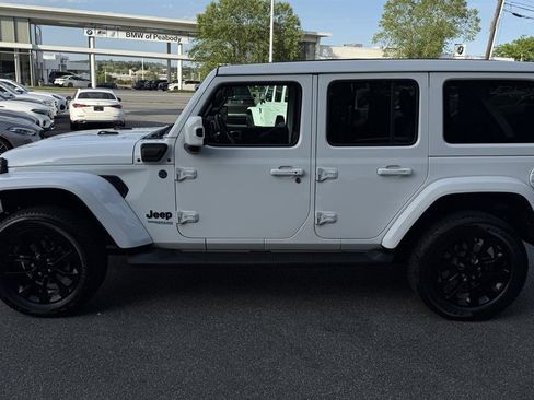 Used 2021 Jeep Wrangler Unlimited Sahara AWD/4WD image 12