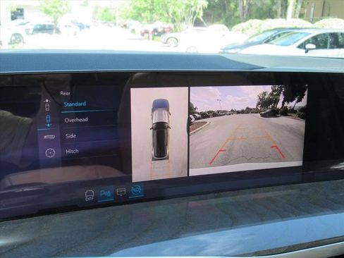 Certified 2025 Cadillac Escalade IQ Luxury 2 AWD/4WD image 32
