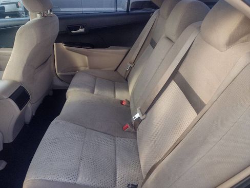 Used 2014 Toyota Camry L image 20