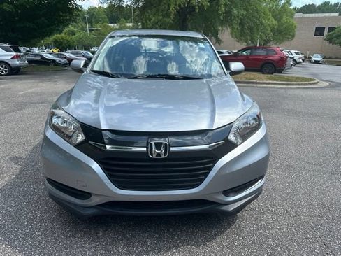 Used 2018 Honda HR-V LX image 2