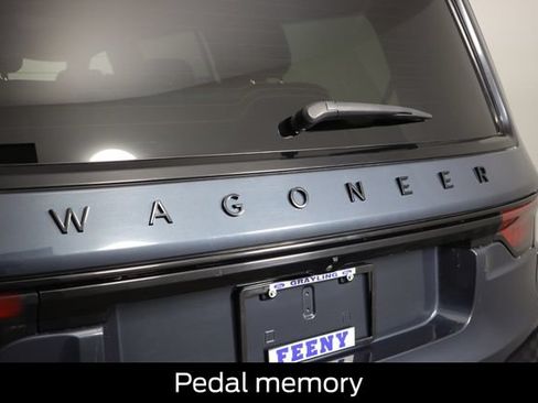 Used 2024 Jeep Wagoneer Series II AWD/4WD image 29