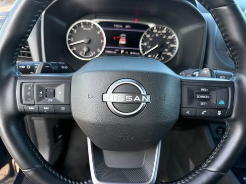 Used 2025 Nissan Rogue SV AWD/4WD image 19
