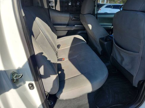 Used 2020 Toyota Tacoma SR5 w/ SR5 Appearance Package (SM) RWD image 17
