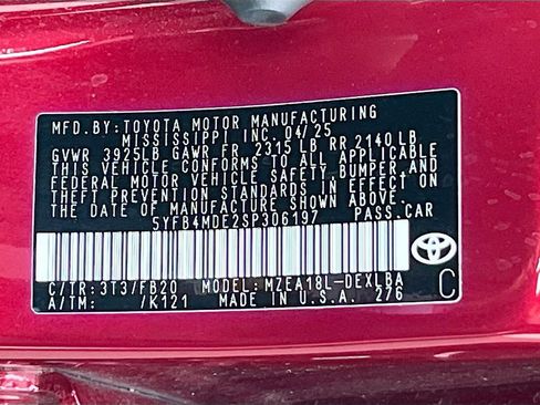 Used 2025 Toyota Corolla LE FWD image 30