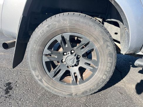 Used 2015 Toyota Tacoma PreRunner w/ SR5 Package image 11