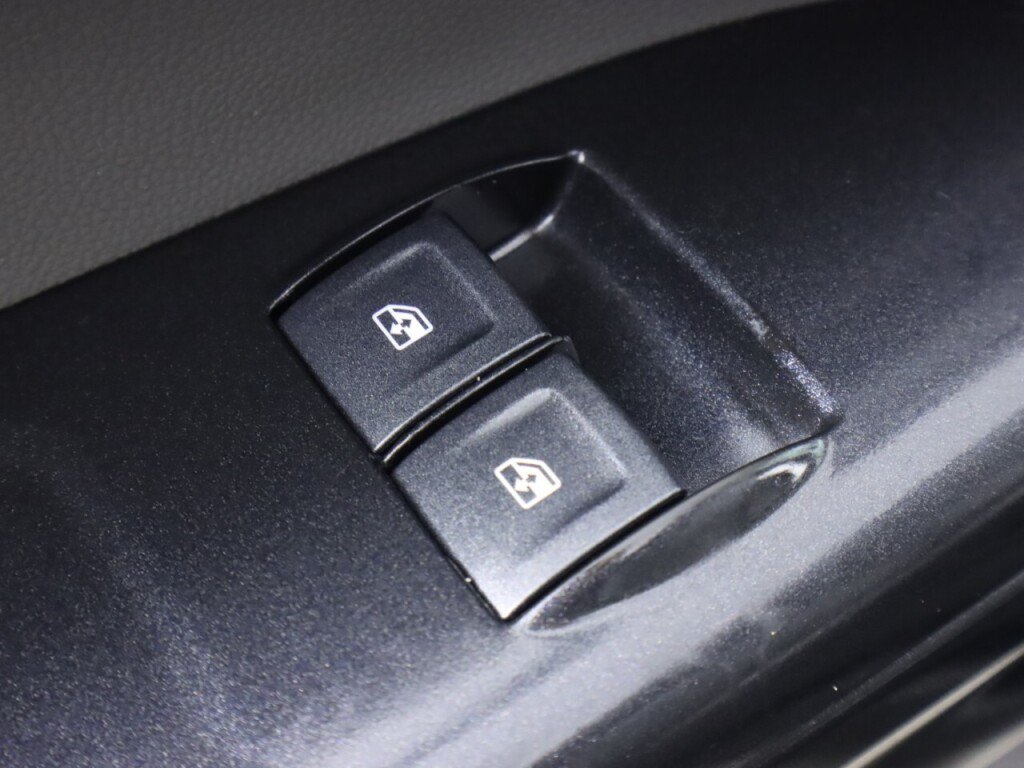 Used 2018 Chevrolet Colorado W/T RWD image 21