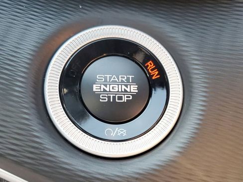 New 2025 Jeep Grand Cherokee Altitude image 27