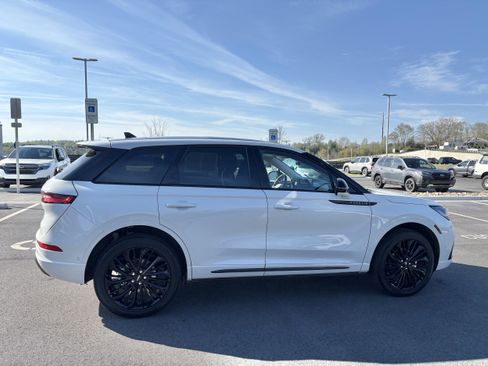 Used 2023 Lincoln Corsair AWD w/ Equipment Group 102A image 8