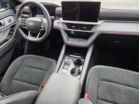 Used 2025 Ford Explorer ST AWD/4WD image 37