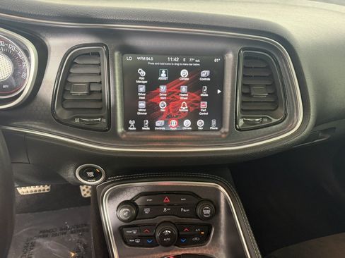 Used 2016 Dodge Challenger R/T Scat Pack w/ Leather Interior Group RWD image 19