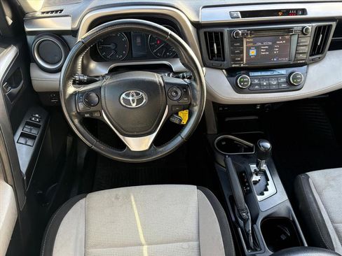 Used 2017 Toyota RAV4 XLE image 19