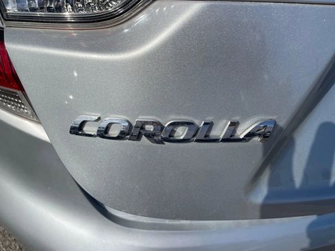 Used 2022 Toyota Corolla LE w/ Carpet Mat Package (TMS) image 6