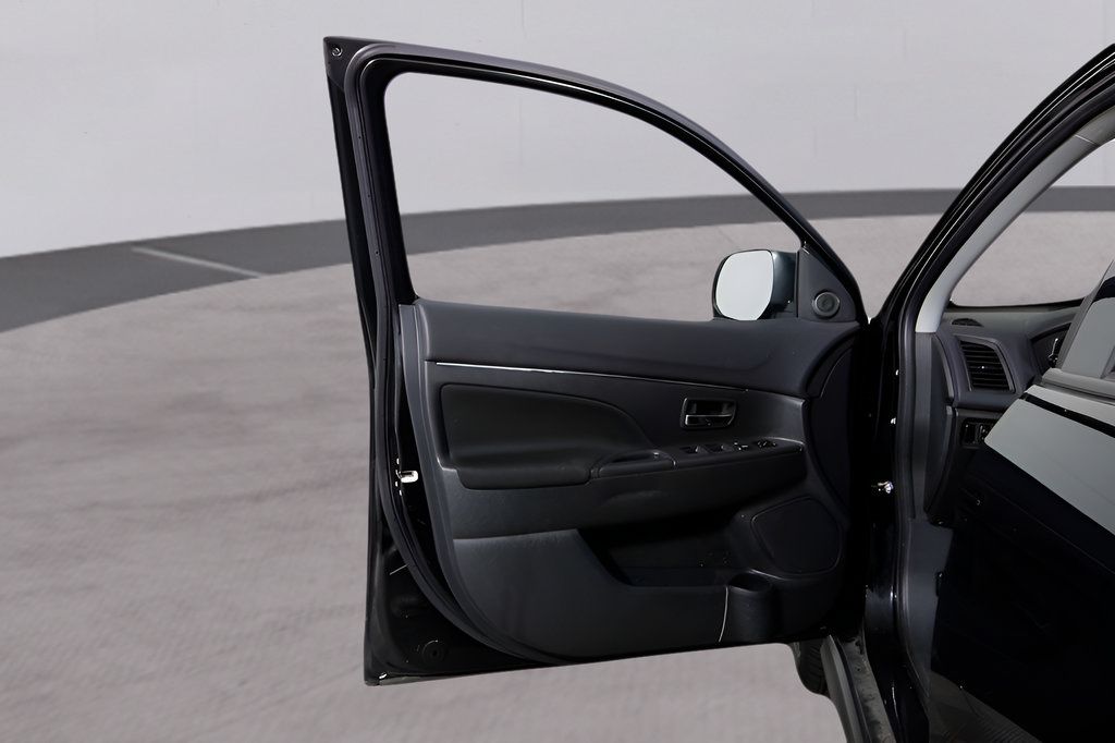 Used 2022 Mitsubishi Outlander Sport ES FWD image 12