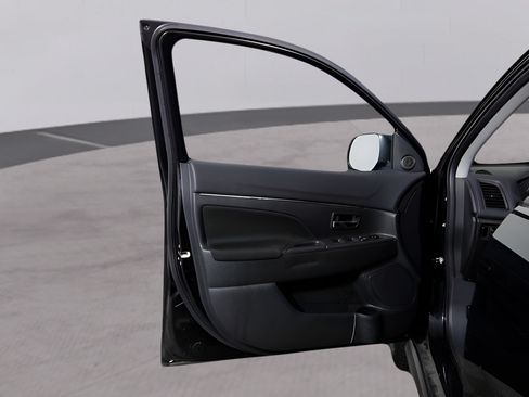 Used 2022 Mitsubishi Outlander Sport ES FWD image 12