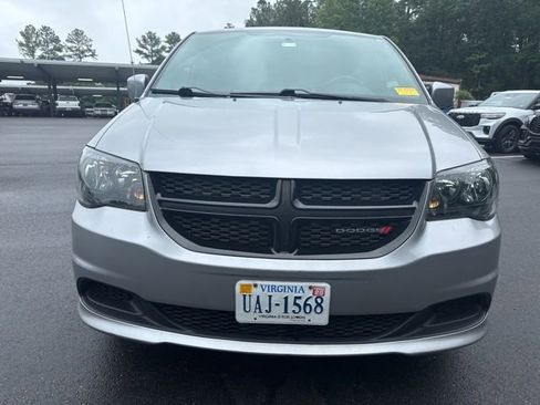 Used 2016 Dodge Grand Caravan SE FWD image 8