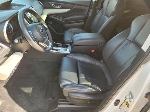 Used 2022 Subaru Ascent Limited w/ Technology Package AWD/4WD image 3