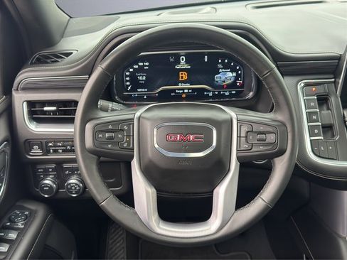Used 2024 GMC Yukon XL SLT w/ SLT Luxury Package image 15