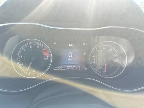 Used 2021 Jeep Cherokee Latitude Lux w/ Sun & Sound Group AWD/4WD image 11