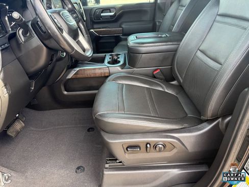 Used 2021 GMC Sierra 2500 Denali w/ Denali Black Diamond Edition AWD/4WD image 18