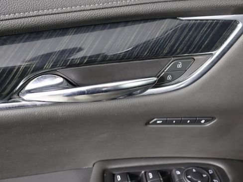 Used 2020 Cadillac XT6 Premium Luxury FWD image 22
