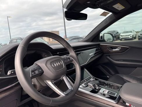 Used 2021 Audi Q8 Premium Plus image 13