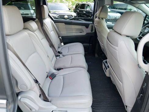 Used 2023 Honda Odyssey Touring image 32