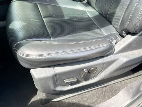 Used 2024 Ford Expedition XLT image 20