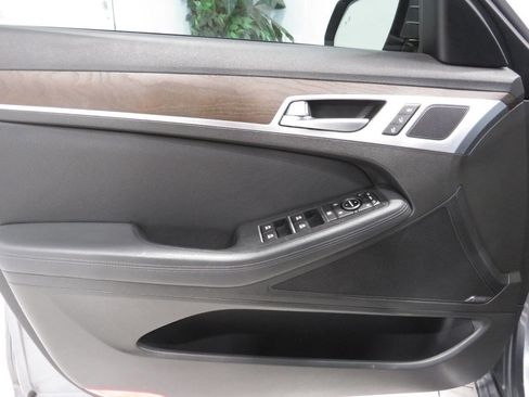 Used 2015 Hyundai Genesis 3.8 w/ Option Group 04 RWD image 23