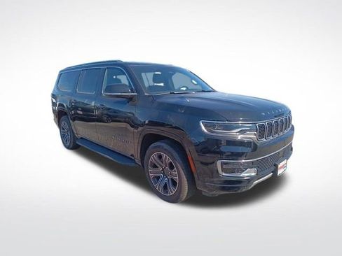 Used 2024 Jeep Wagoneer L Series II w/ Flexible Seating Group image 7