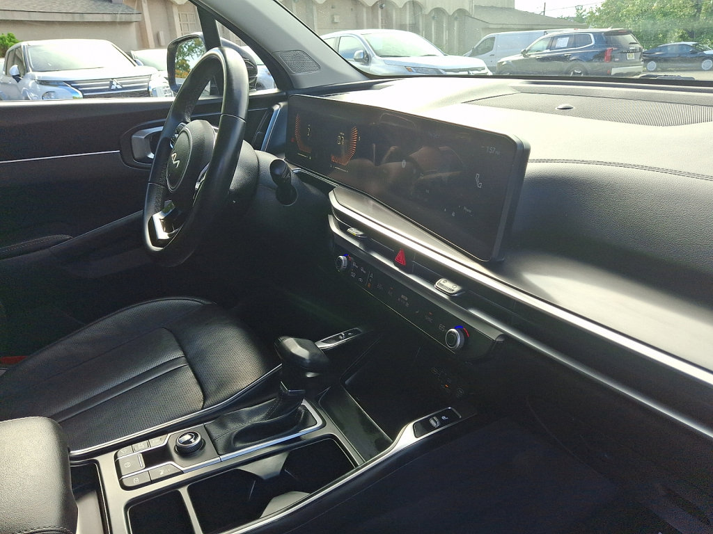 Used 2024 Kia Sorento S FWD image 14