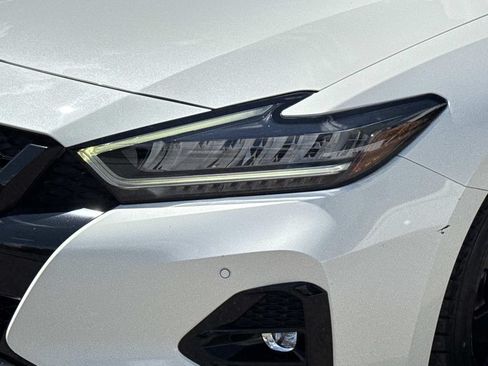 Used 2023 Nissan Maxima SR w/ Sport Mat Group FWD image 4