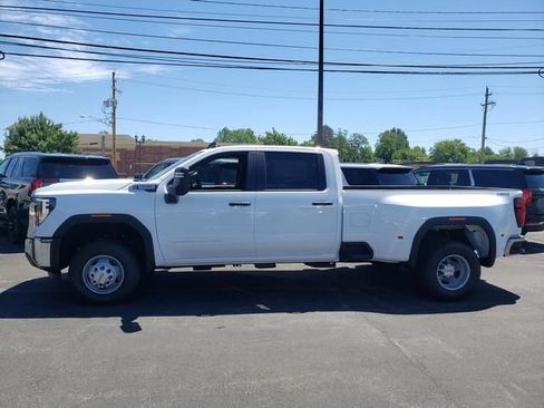 New 2026 GMC Sierra 3500 Pro w/ 1SA Pro Safety Plus Package AWD/4WD image 3