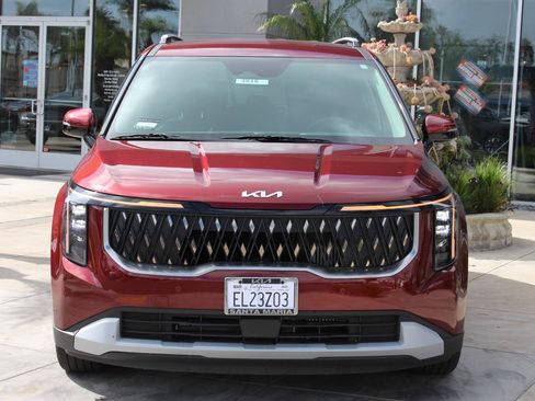 Certified 2026 Kia Carnival EX image 4