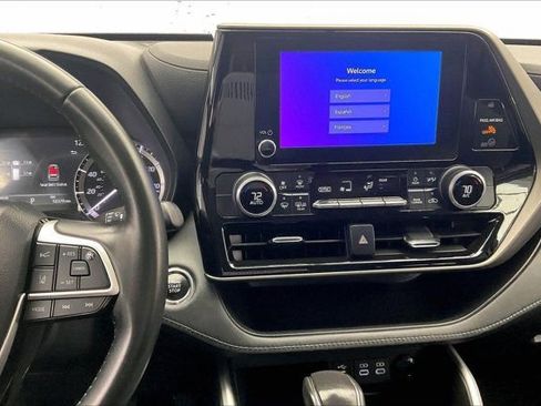 Used 2023 Toyota Highlander LE image 5