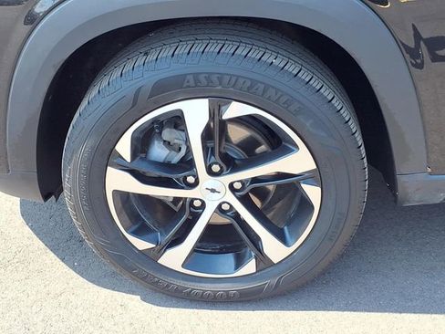 Used 2024 Chevrolet Trax RS w/ Driver Confidence Package FWD image 25