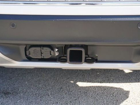 Certified 2022 Ford Explorer Limited w/ Limited Technology Package image 17