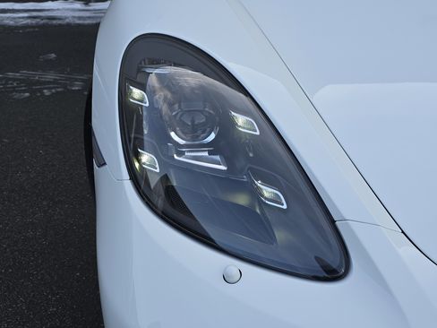 Certified 2025 Porsche 718 Cayman GT4 image 11